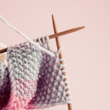 Cours de tricot avec le cercle des fermières - Samedi le 6 avril 2024 de 9h à 11h au local des fermières au 27, rue des Loisirs (local à l'arrière du bâtiment côté gauche)